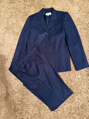 Kasper Women's Navy Two-Piece Pant Suit